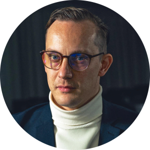 Dr. Tobias Burgers